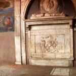 La tomba di Dracula nel Complesso di Santa Maria La Nova a Napoli