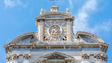 facciata chiesa neogotica Napoli